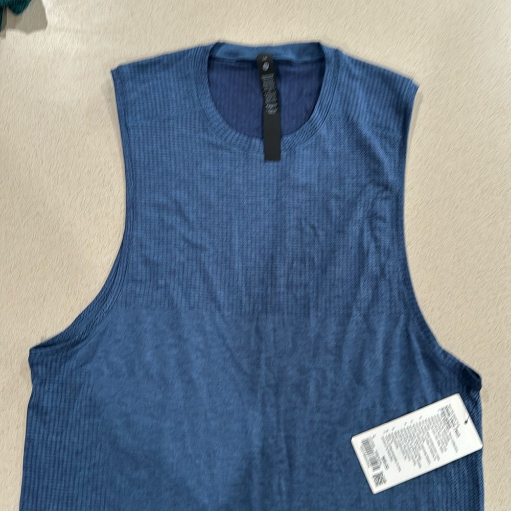 Lululemon metal vent tech sleeveless